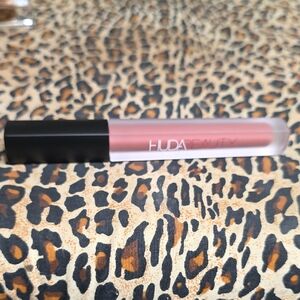 HUDA BEAUTY Lip Gloss - Soft Mauve